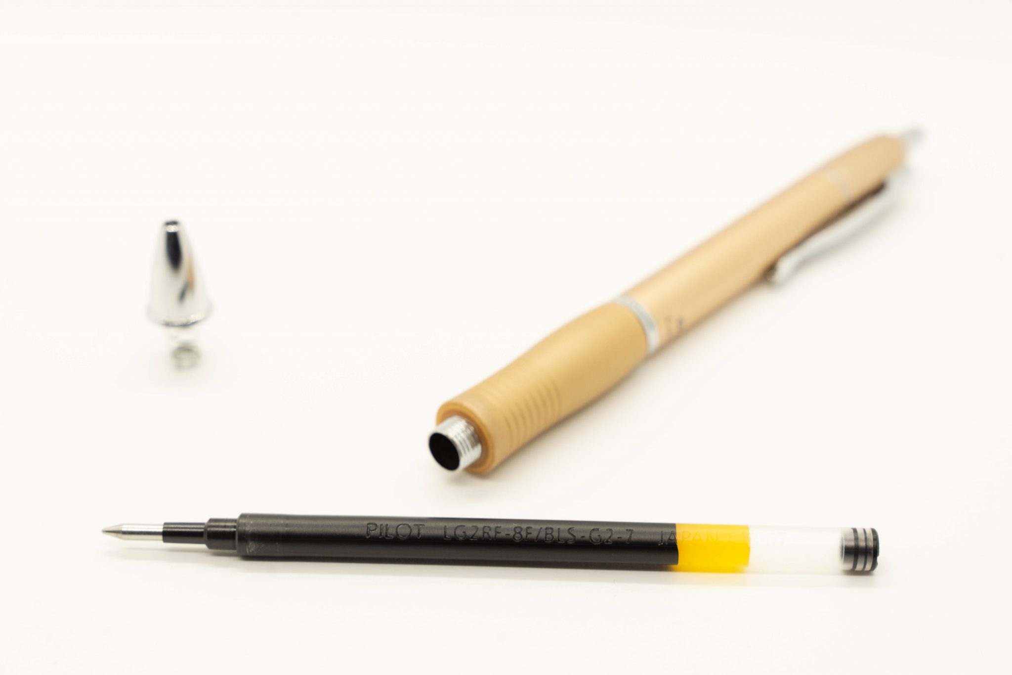 Luxus-Kugelschreiber – Schwarz Mit 24 Karat Gold-Finish, G2-Mine, Einziehbar, Ergonomischer Griff, Inkl. Geschenkbox & Ersatzmine, Perfekt Für Business & Besondere Anlässe